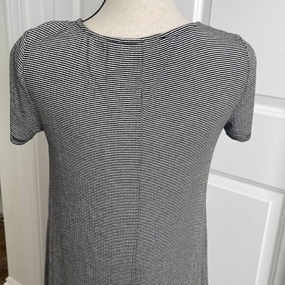 So soft and comfy Philosophy dress in soft tshirt fabric. - Picture 4 of 6